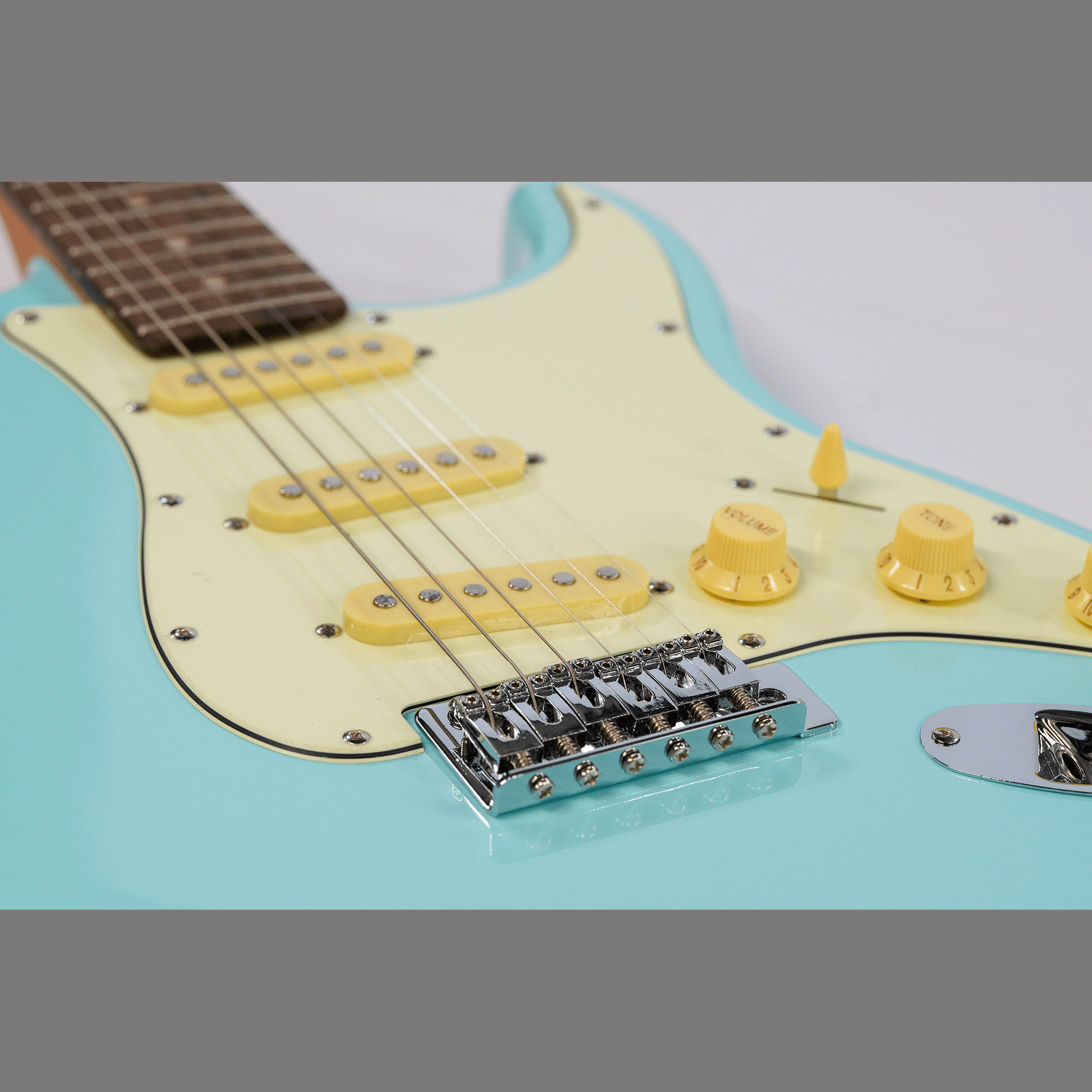 EKO シンプル＆風格漂う・スリーシングルP.U【EKO ST 300 Daphne Blue】