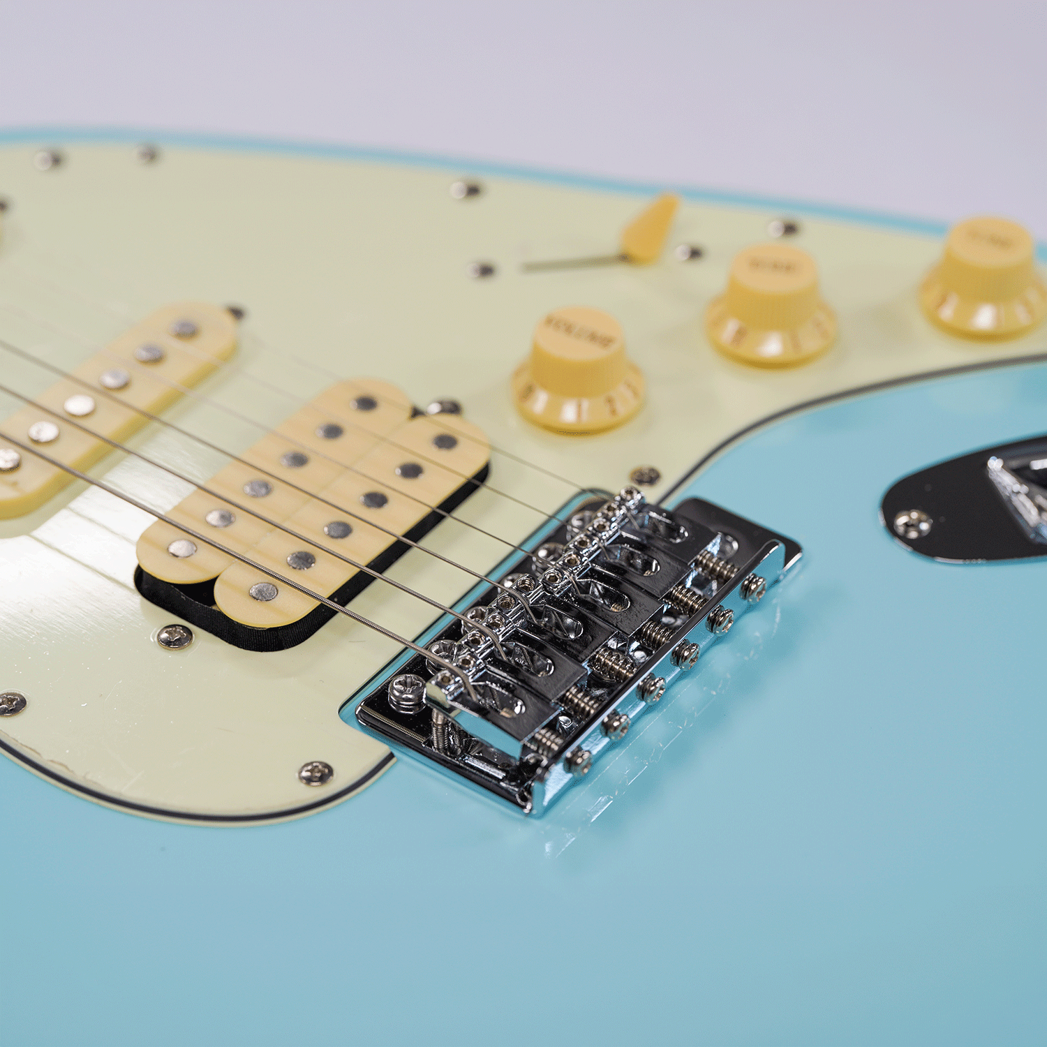 EKO SSHのP.Uが全てのジャンルに対応！【EKO ST 351 DAPHNE BLUE】