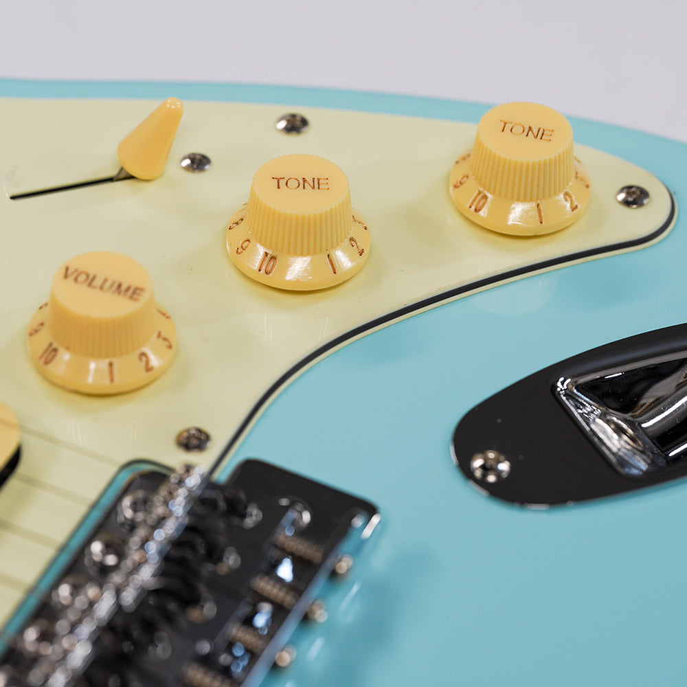 EKO SSHのP.Uが全てのジャンルに対応！【EKO ST 351 DAPHNE BLUE】