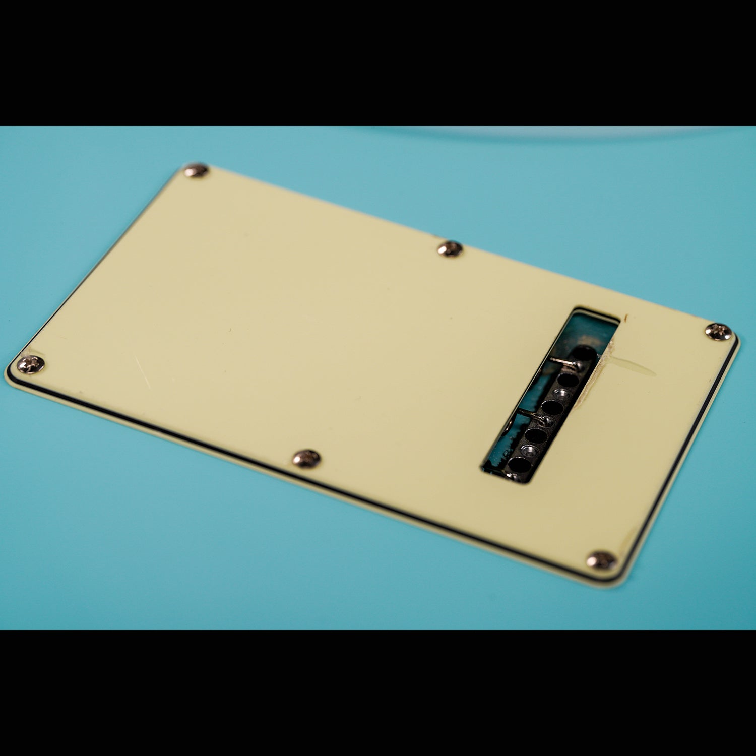 EKO SSHのP.Uが全てのジャンルに対応！【EKO ST 351 DAPHNE BLUE】