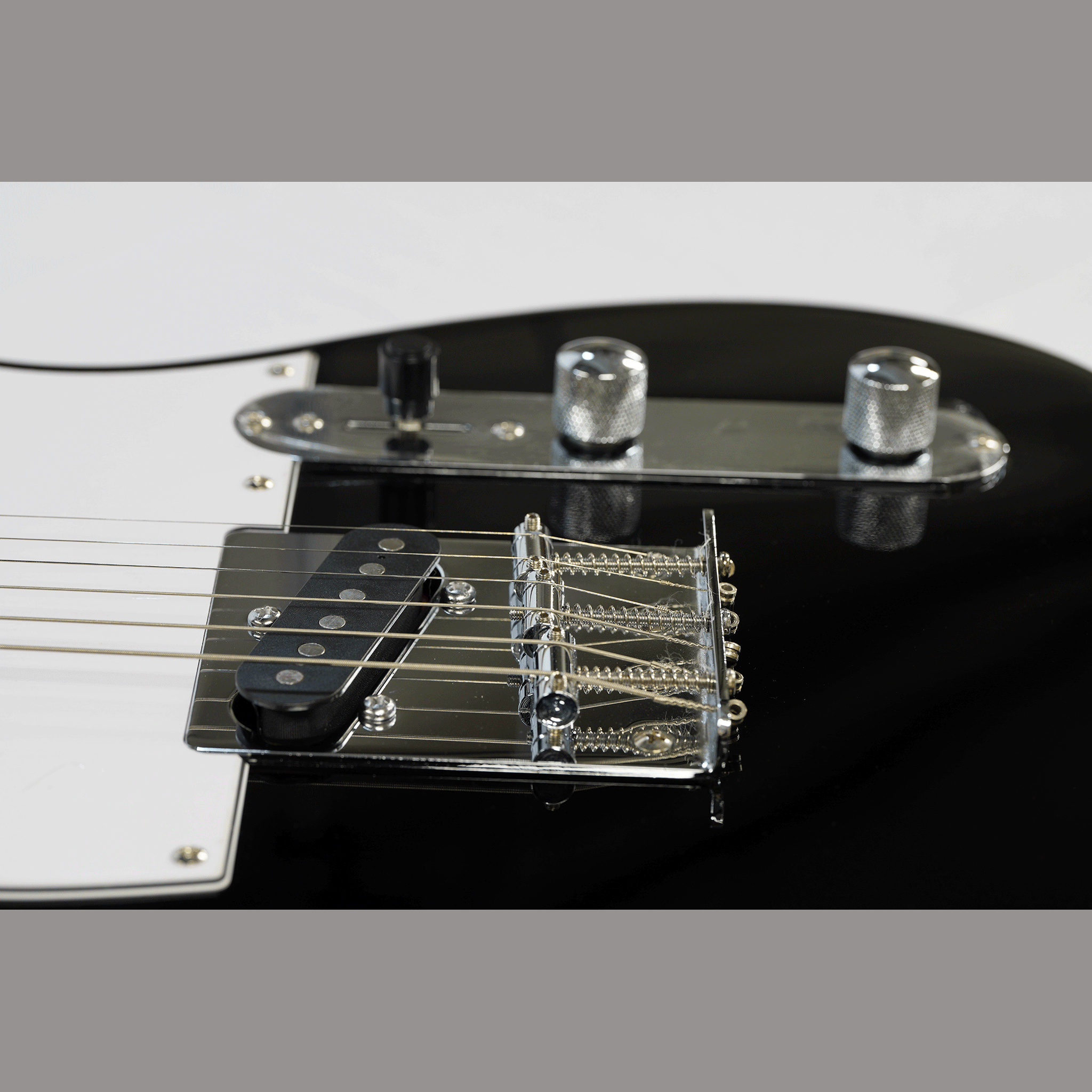 EKO シンプル・風格漂うテレキャスモデル【EKO TL 300 BLACK】