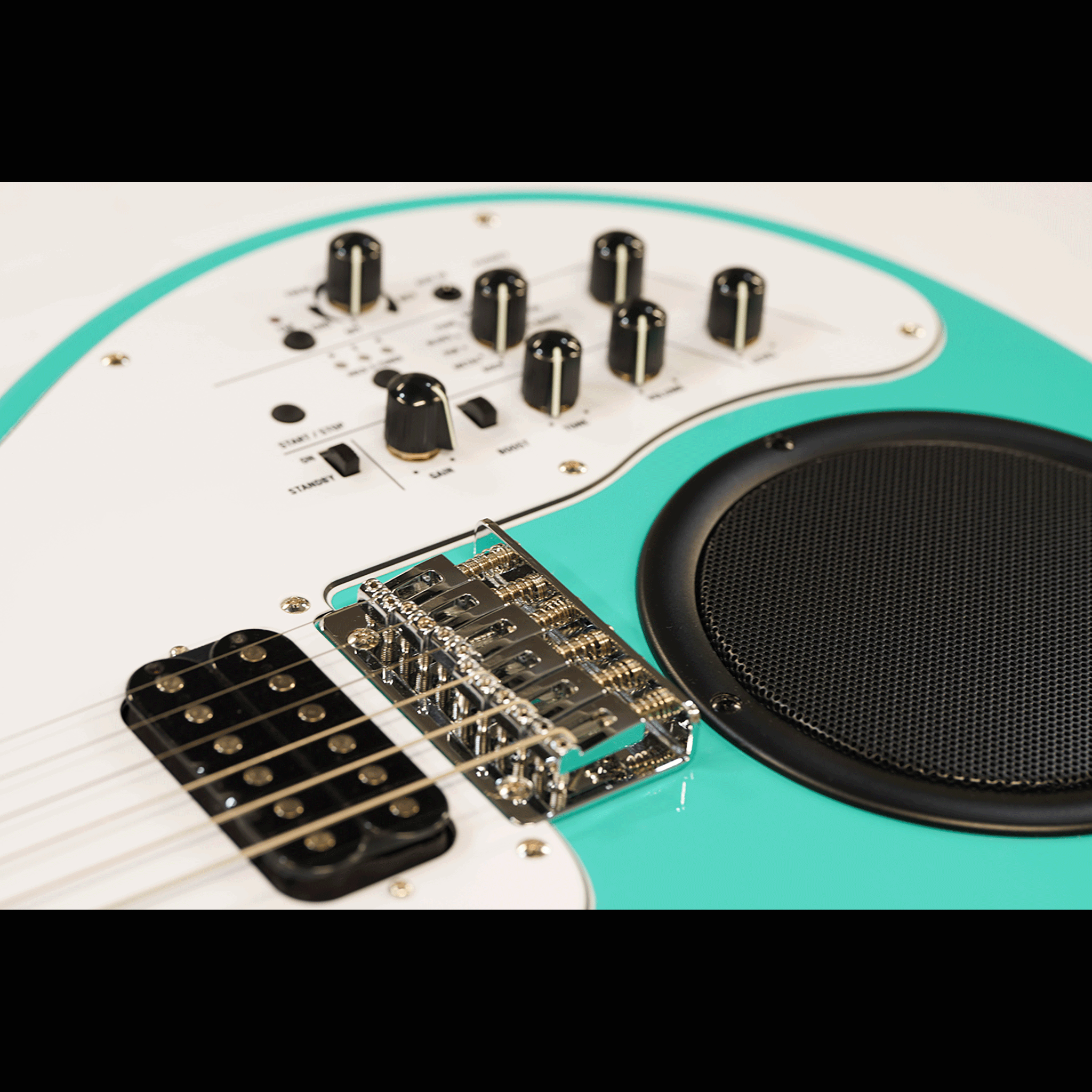 VOX アンプ内蔵トラベルギターの第二弾！【VOX APC-2AG】