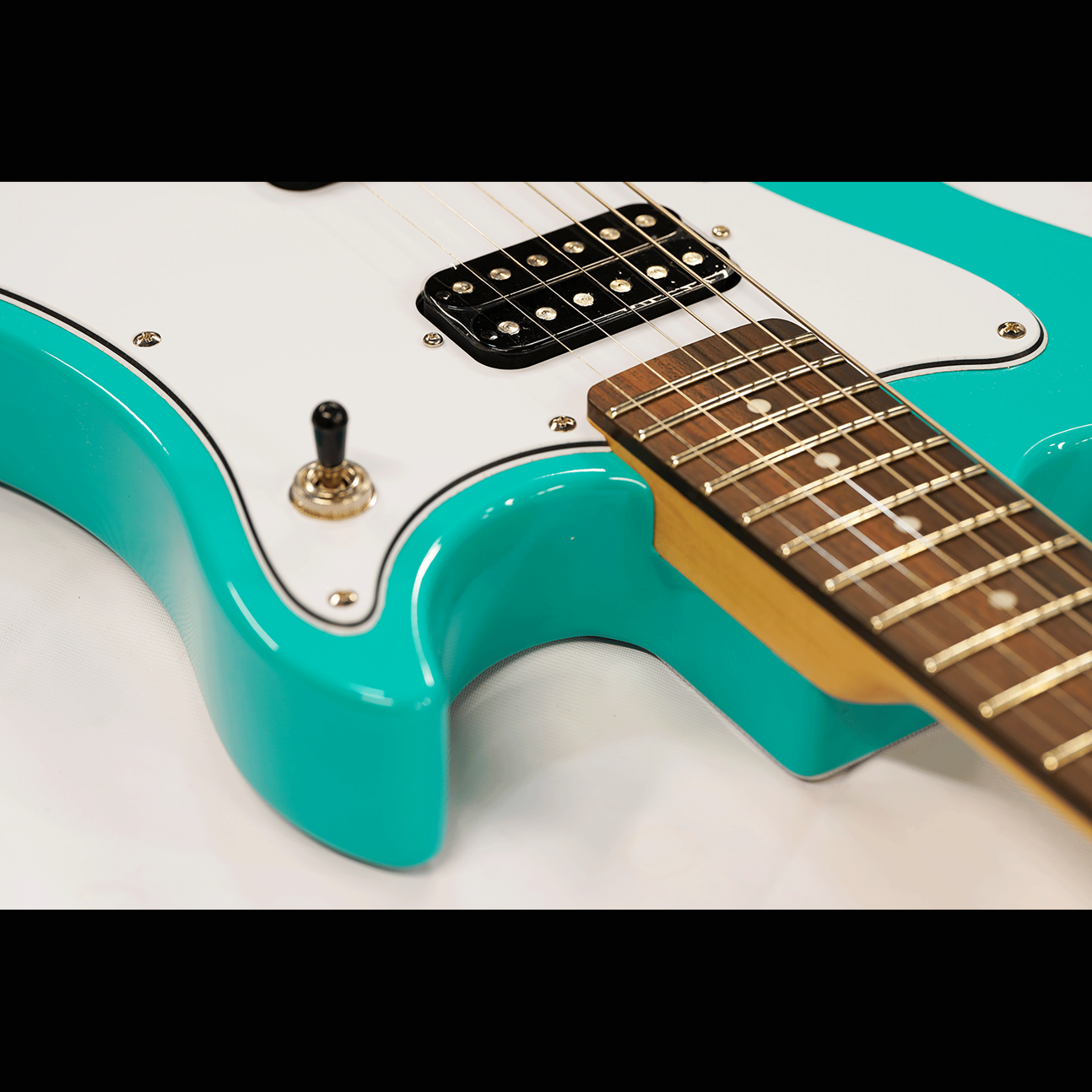 VOX アンプ内蔵トラベルギターの第二弾！【VOX APC-2AG】