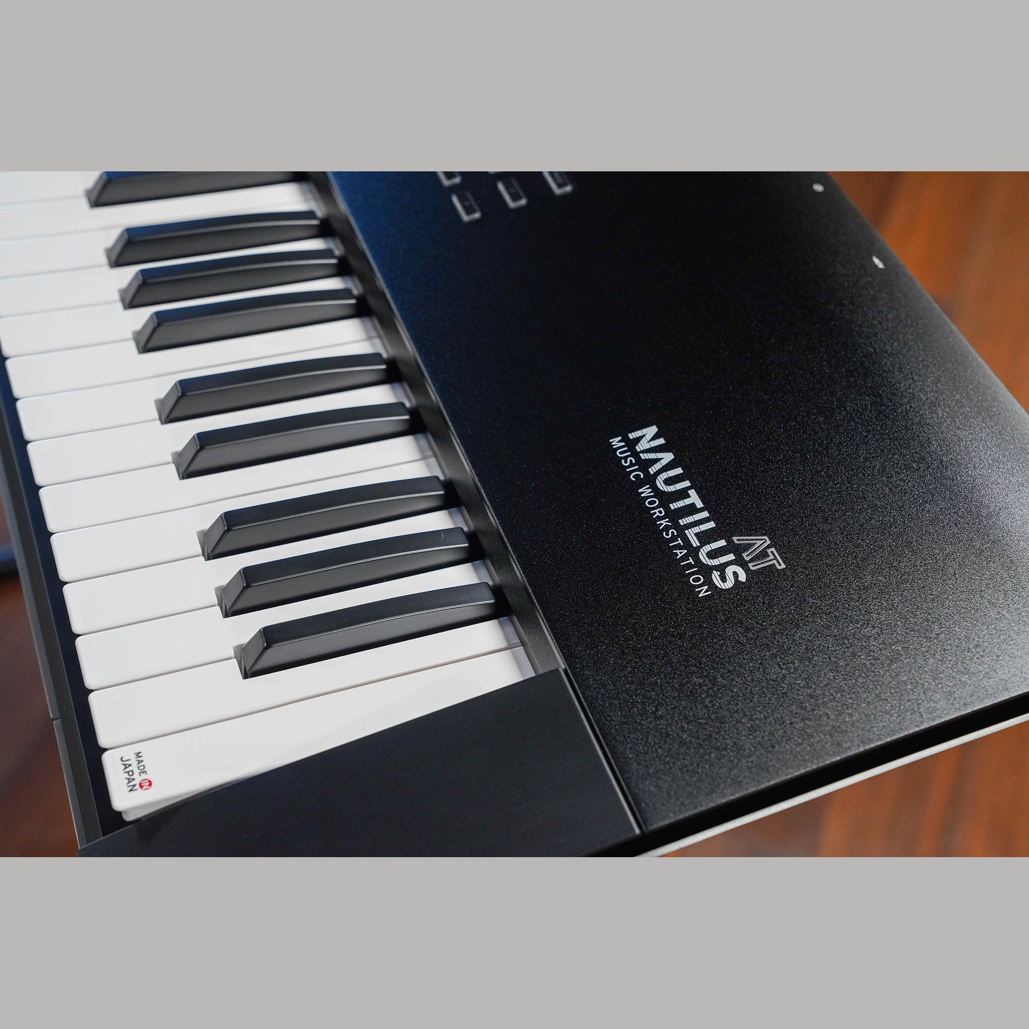 KORG フラグシップ・ミュージック・ワークステーション 【NAUTILUS-61 AT】