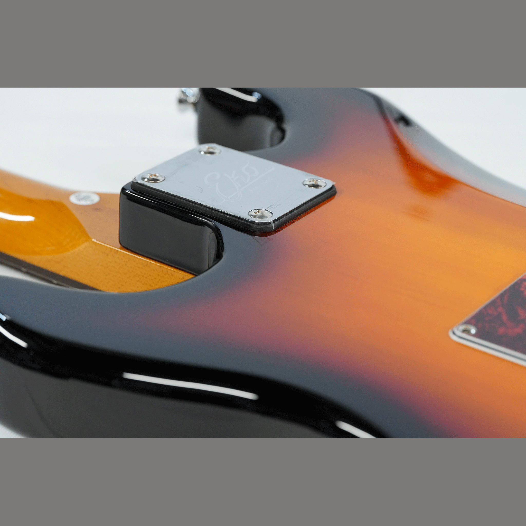 EKO 訳ありだからスペシャルプライス！シンプル＆風格漂う・スリーシングルP.U【EKO ST 300 SUNBURST】