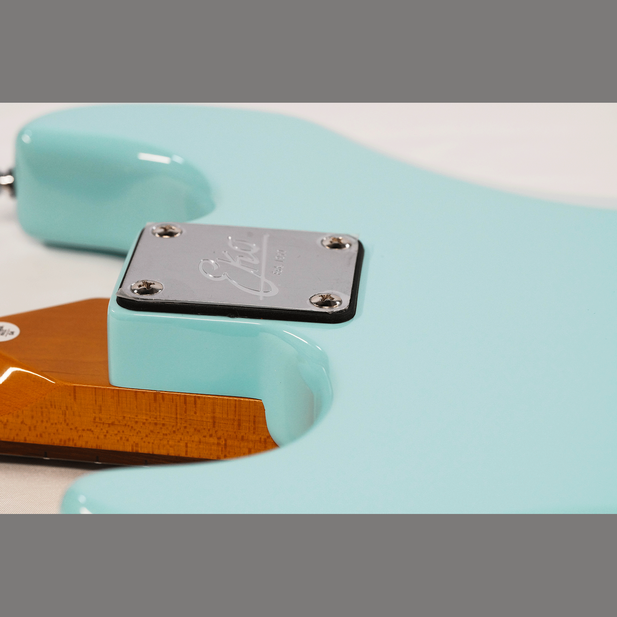 EKO キズありスペシャルプライス！シンプル＆風格漂う・スリーシングルP.U【EKO ST 300 Daphne Blue】