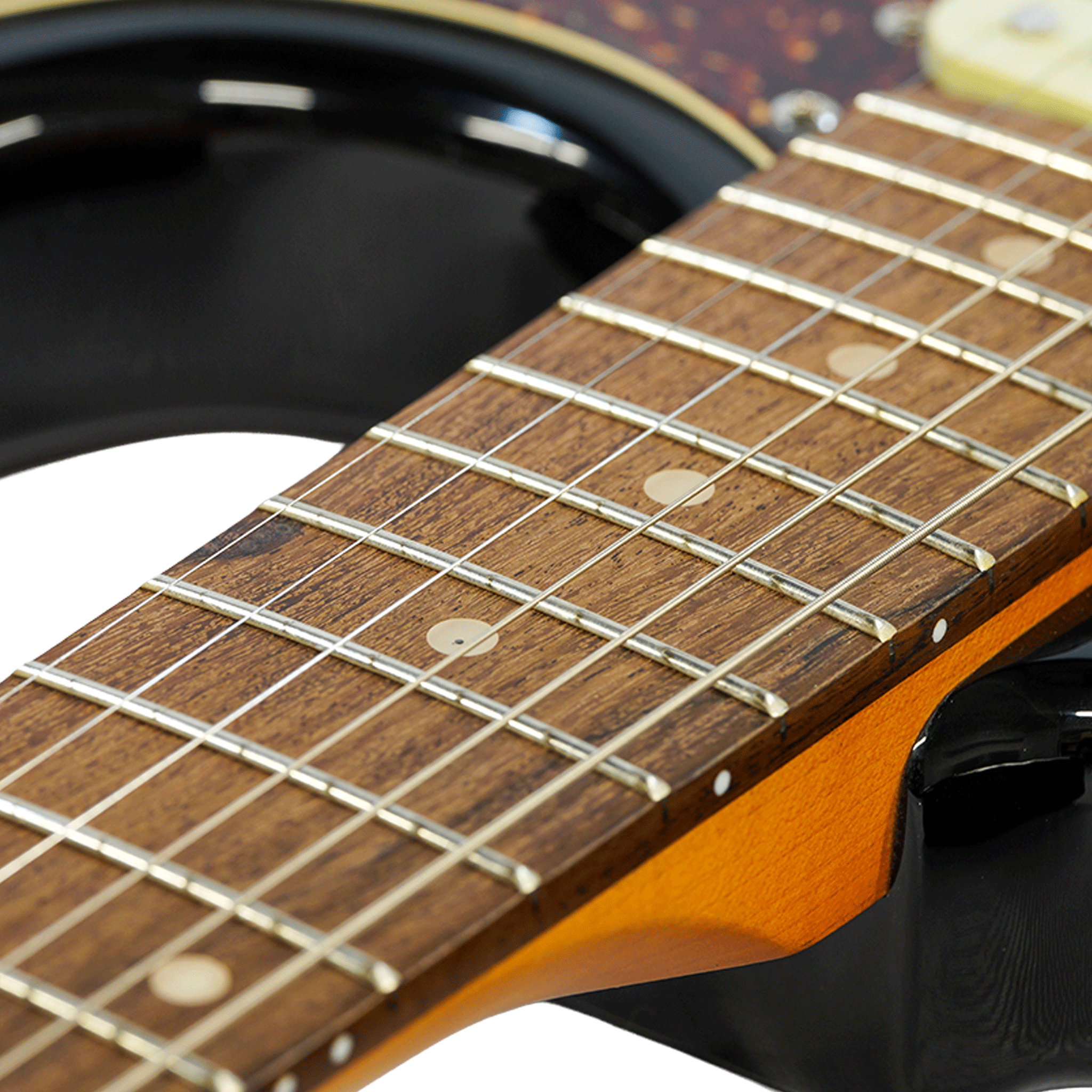 EKO キズありプライス！シンプル＆風格漂う・上位機種のスリーシングルP.U【EKO ST 400 SUNBURST】