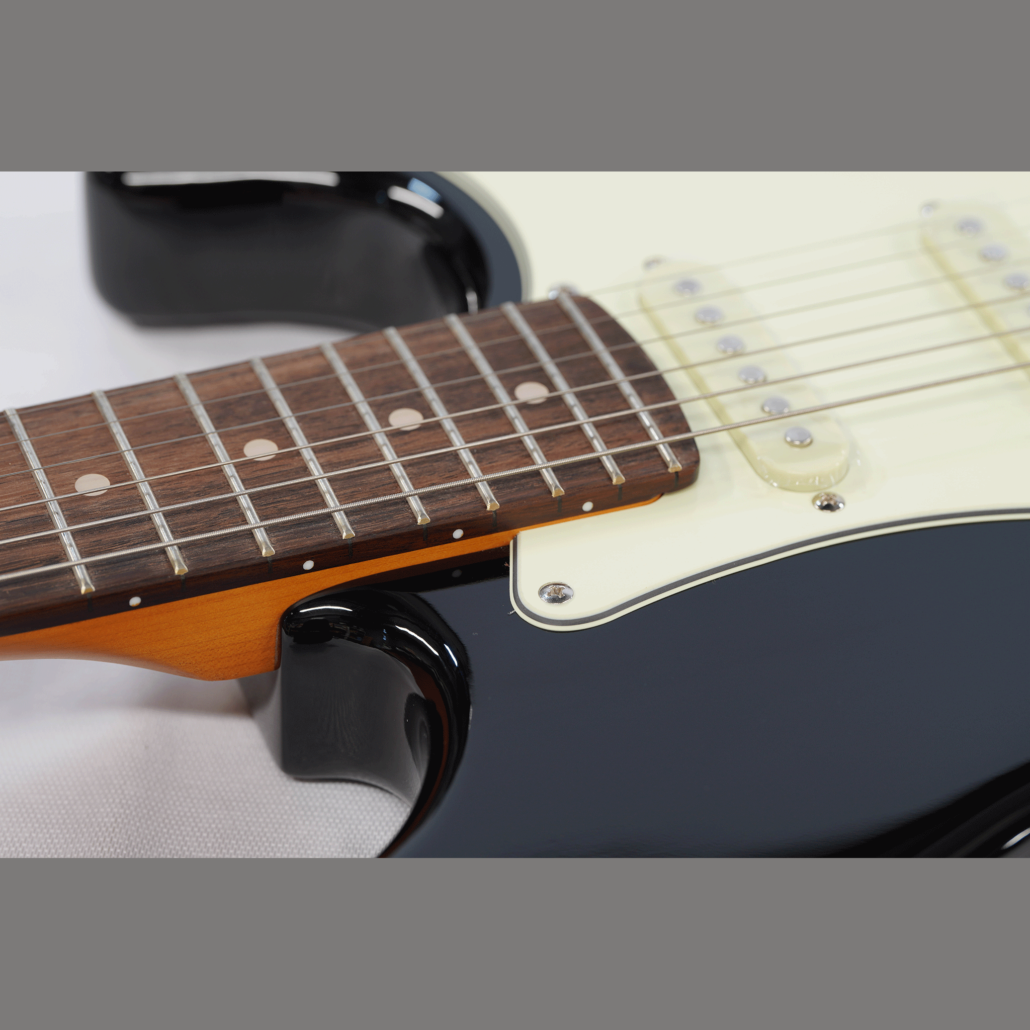 EKO キズありプライス！シンプル＆風格漂う・上位機種のスリーシングルP.U【EKO ST 400 BLACK】