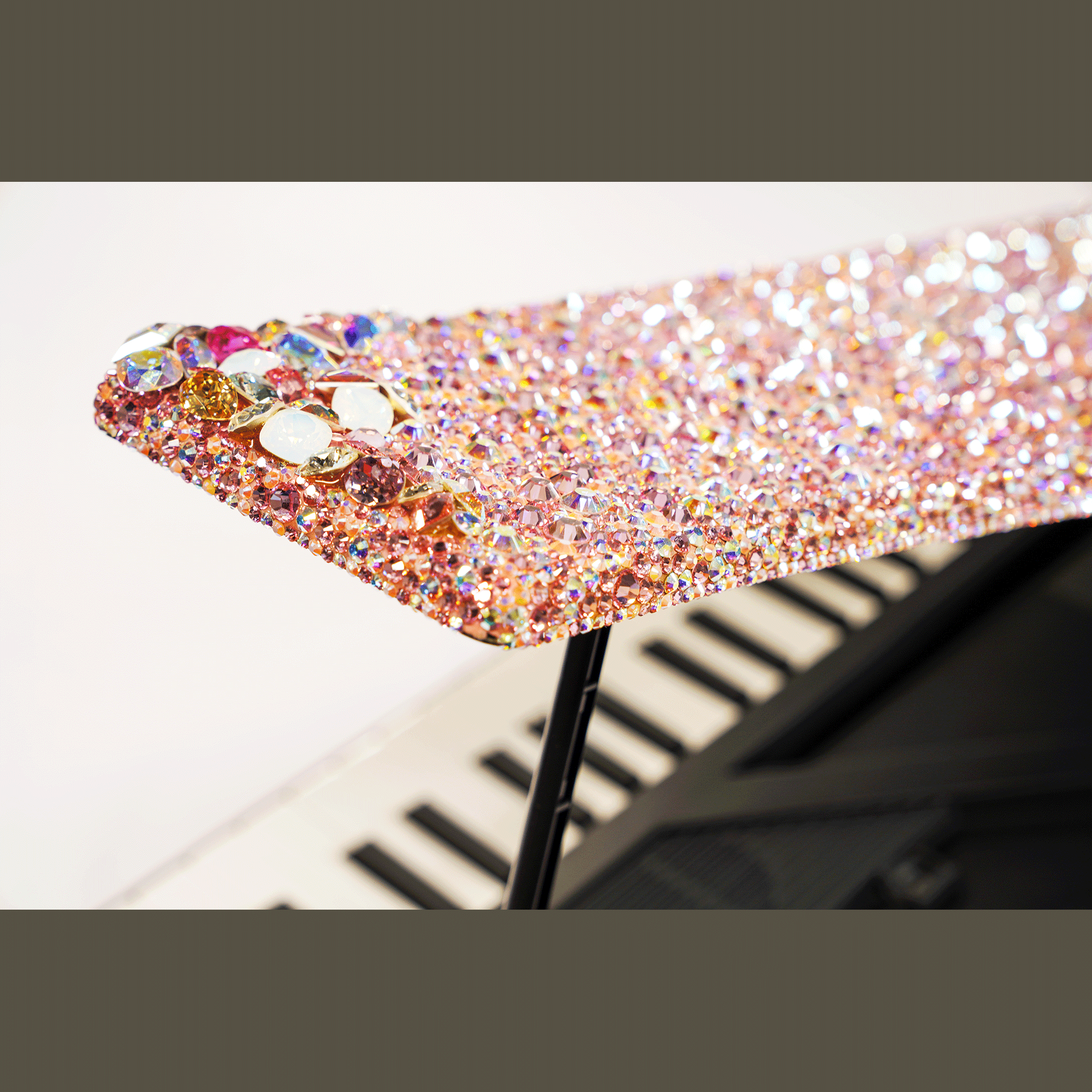 KORG 天板にスワロフスキーを散りばめました！ショップ限定【microPIANO Fairy Pink Sparkle】