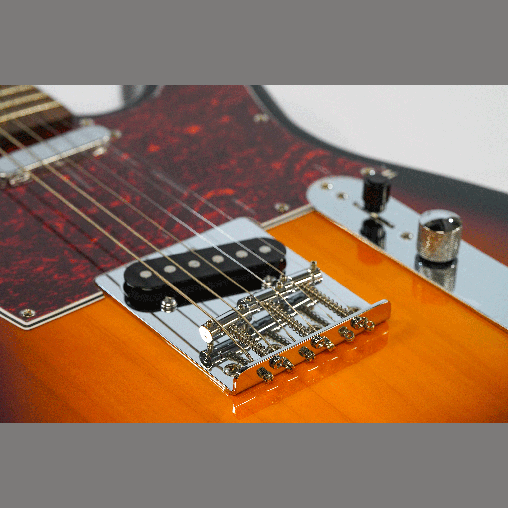 EKO シンプル・風格漂うテレキャスモデル　訳ありプライス！【EKO TL 300 SUNBURST】