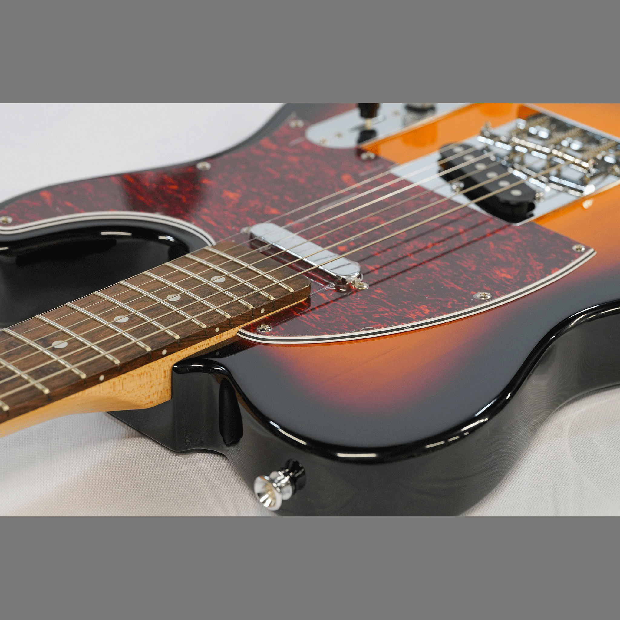 EKO シンプル・風格漂うテレキャスモデル　訳ありプライス！【EKO TL 300 SUNBURST】