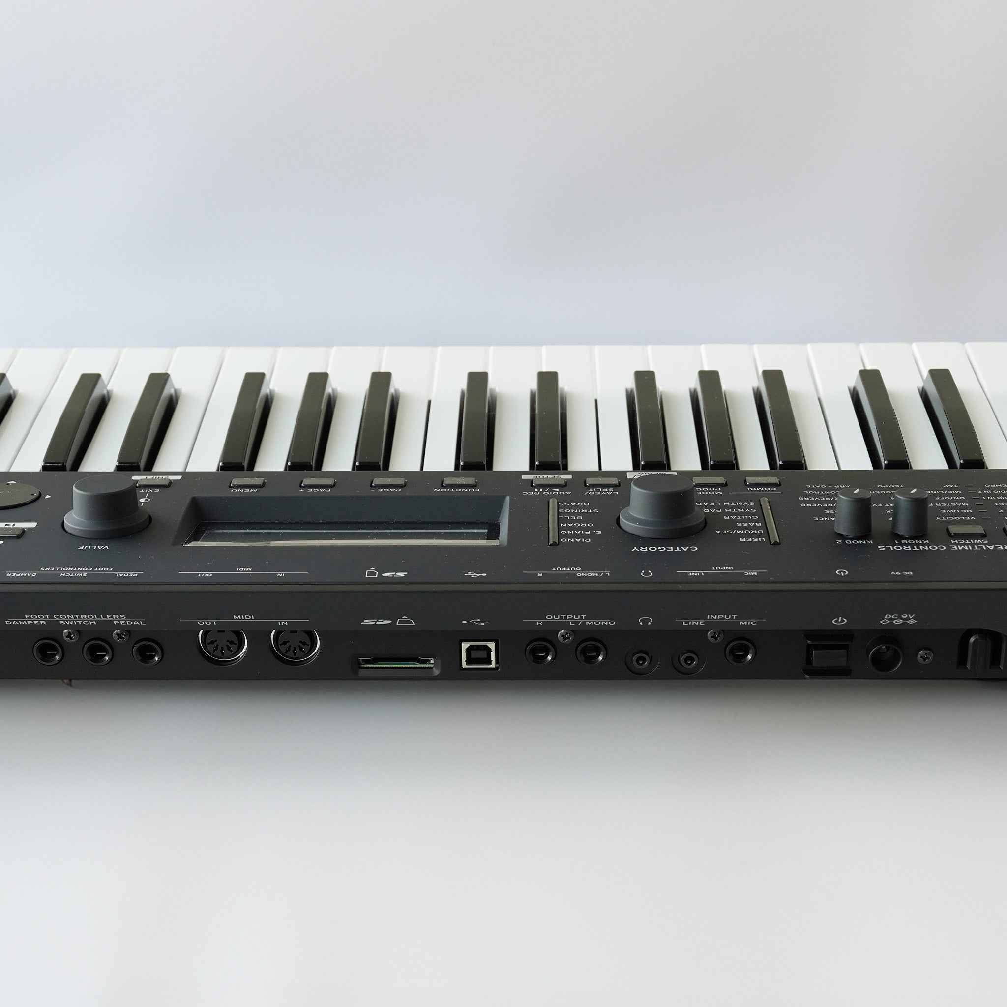 KORG シンセサイザー・ワークステーション【KROSS 61】